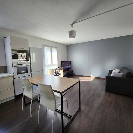 Le Pied A Terre Parisien - 77/94 Apartment Pontault-Combault Bagian luar foto